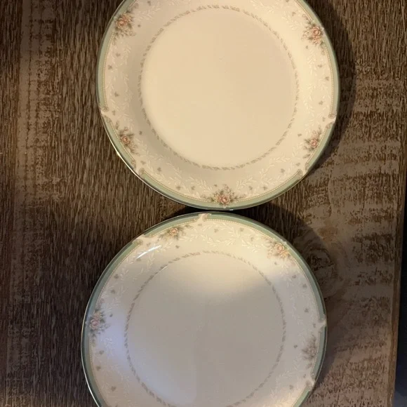 Noritake Greenbrier Porcelain Floral Bread Plates White Green Set of Four - Picture 5 of 6